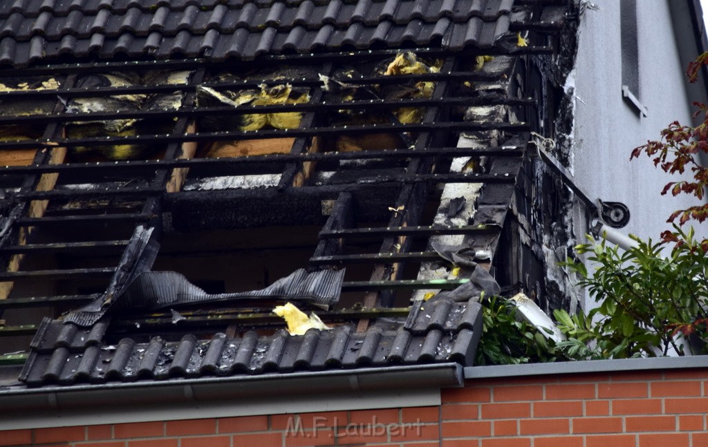 Feuer 2 Y Koeln Suerth Elisabeth Selbertstr P257.JPG - Miklos Laubert